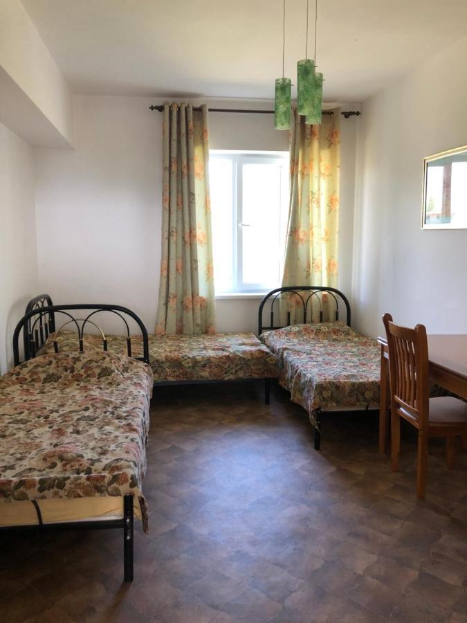 Гостевой Дом Айша Guest House Aisha Чолпон-Ата Экстерьер фото